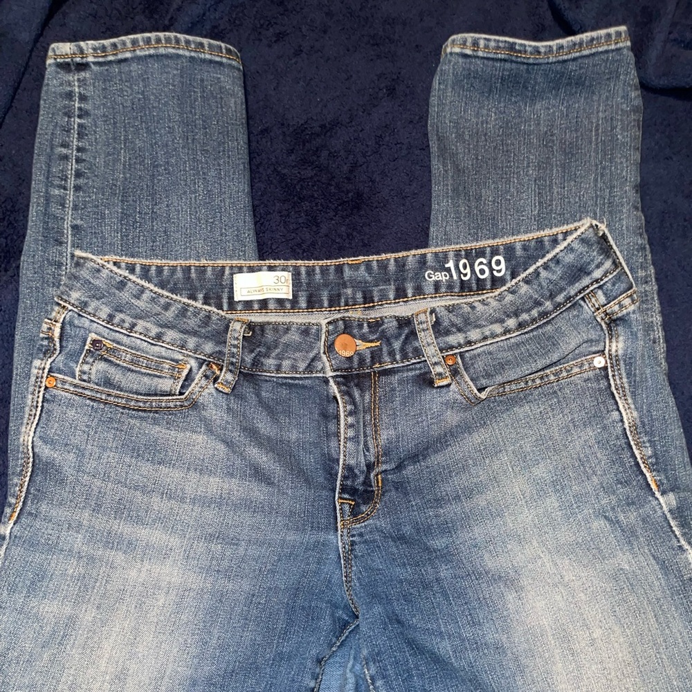 Woman’s 30r “always skinny” gap 1969 Jeans